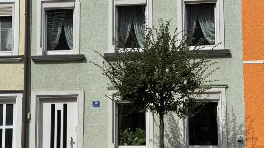 Reihenmittelhaus zum Kauf 130.000 € 5 Zimmer 104 m² 248 m² Grundstück Kirchenlamitz 95158