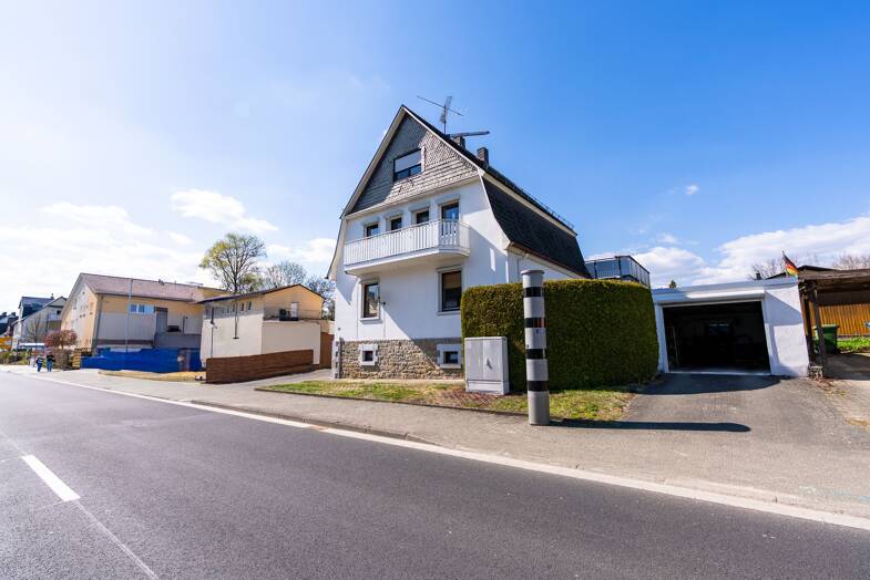 Einfamilienhaus zum Kauf 260.000 € 7 Zimmer 160 m² 657 m² Grundstück Gladenbach Gladenbach 35075