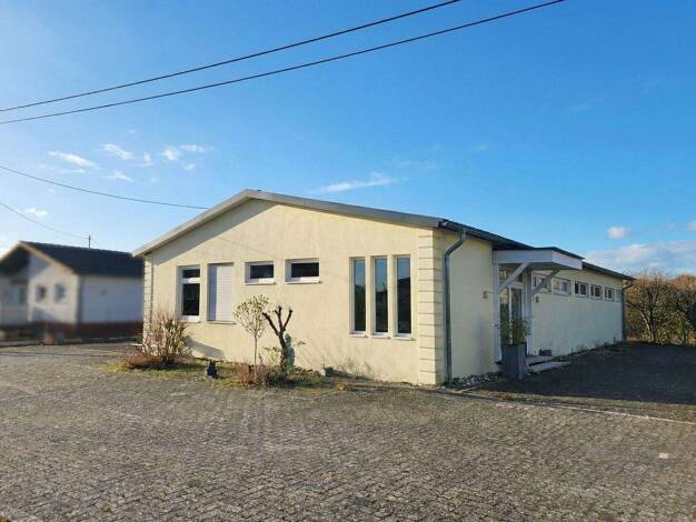 Lagerhalle zur Miete 3.850 € 320 m² Lagerfläche Oberhonnefeld Oberhonnefeld-Gierend 56587