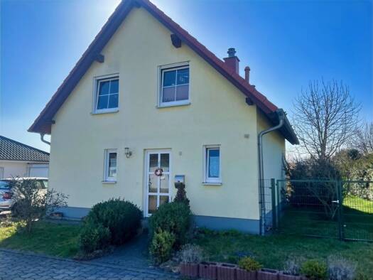 Einfamilienhaus zum Kauf 289.000 € 4 Zimmer 100 m² 709 m² Grundstück frei ab 31.03.2026 Bad Langensalza 99947