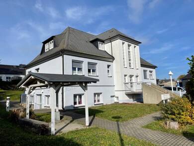 Mehrfamilienhaus zum Kauf 375.000 € 289 m² 1.400 m² Grundstück Fröbelstr. 5 Oberweißbach Oberweißbach/Thüringer Wald 98744
