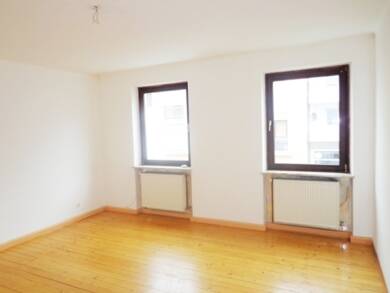 Wohnung zur Miete 700 € 3 Zimmer 93 m² 2. Geschoss frei ab 15.07.2025 Mitte-Süd, Bez. 1142 Zweibrücken 66482
