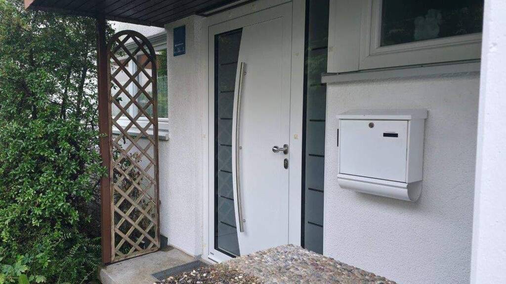 Reihenmittelhaus zur Miete 2.270 € 5 Zimmer 160 m² 130 m² Grundstück frei ab sofort Zorneding 85604