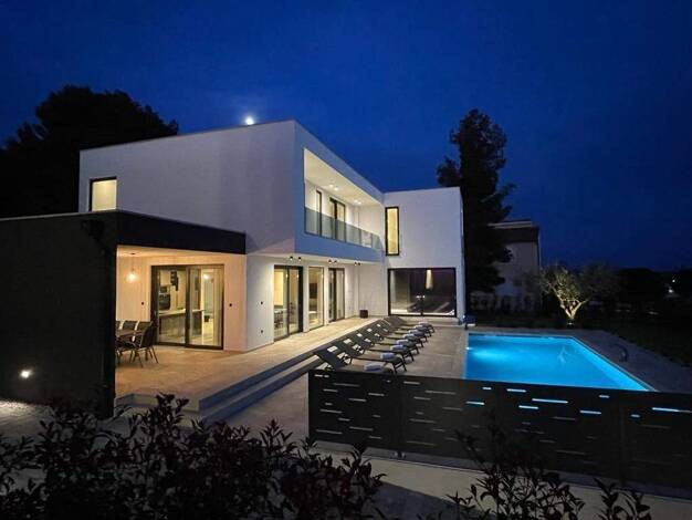 Villa zum Kauf 1.150.000 € 854 m² Grundstück Porec 52440