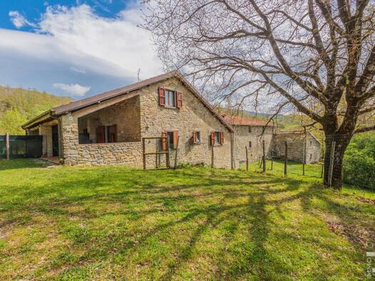 Bauernhaus zum Kauf 3.850.000 € 37 Zimmer 1.985 m² 3.000.000 m² Grundstück frei ab sofort Pieve Santo Stefano 52036