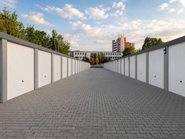 Garage zur Miete 119 € Ernst-Guhr-Straße 13 Engelsdorf Leipzig 04319
