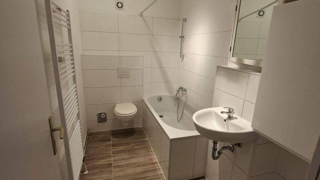 Wohnung zur Miete 1.050 € 3 Zimmer 70 m² 2 Geschosse frei ab sofort Daimlerstraße 8 a Hanau 63450