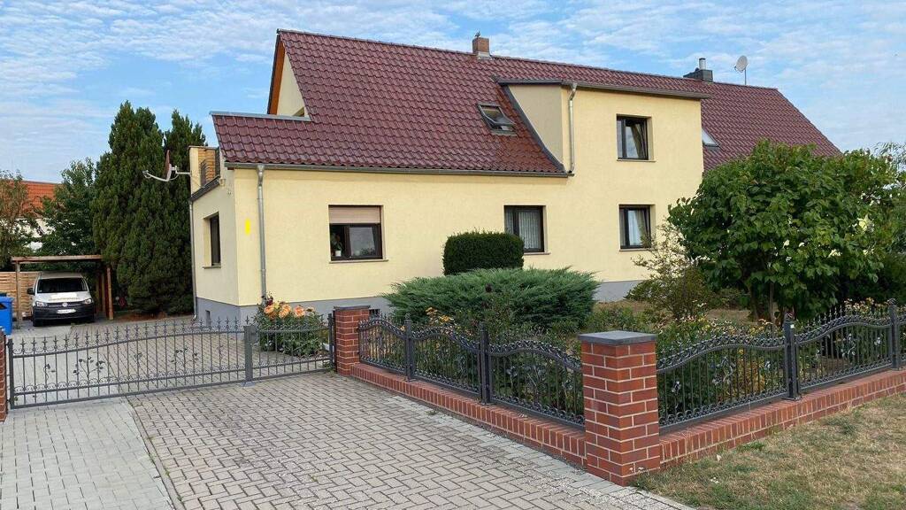 Doppelhaushälfte zum Kauf 298.000 € 5 Zimmer 120 m² 1.121 m² Grundstück Seelow 15306