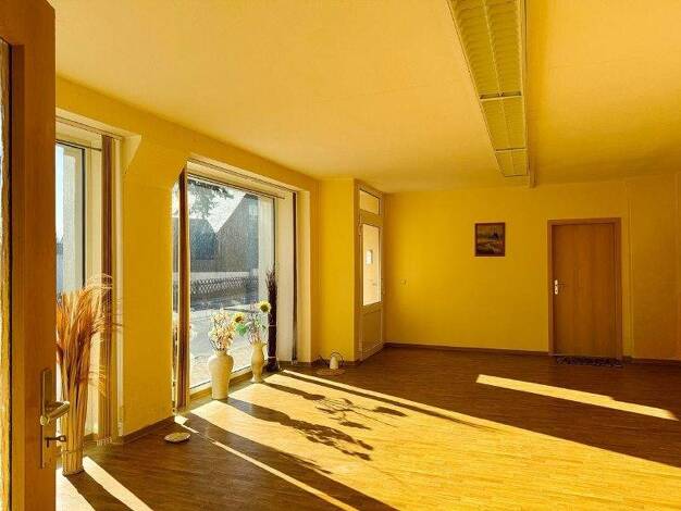 Büro zum Kauf 140.000 € 10 Zimmer 77,8 m² Bürofläche Großharthau 01909