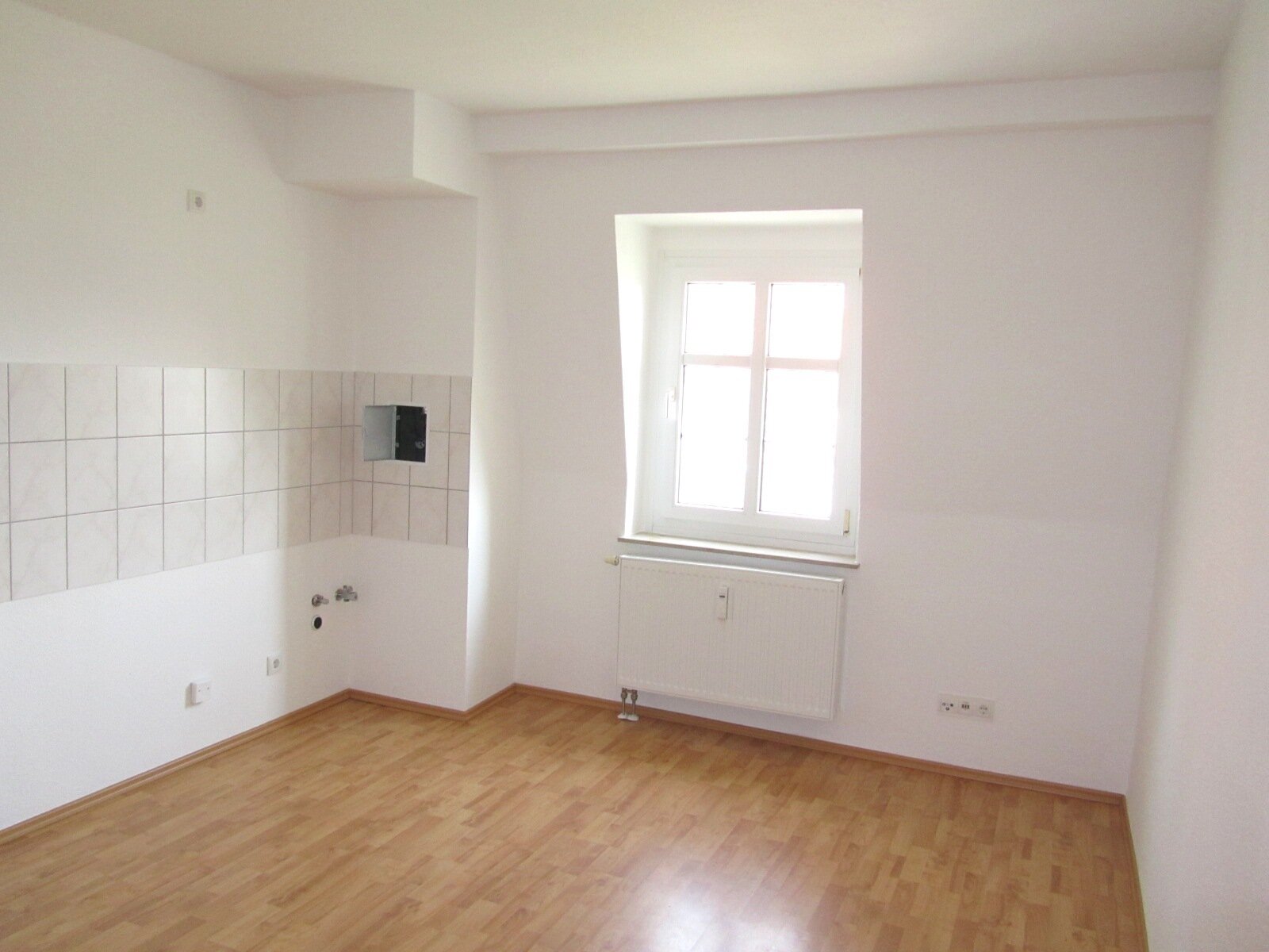 Wohnung zur Miete 285 € 2 Zimmer 54,6 m²<br/>Wohnfläche 2.<br/>Geschoss ab sofort<br/>Verfügbarkeit Friedrich-Meyer-Straße 12 Reichenbacher Straße / Freiheitsiedlung 412 Zwickau 08056