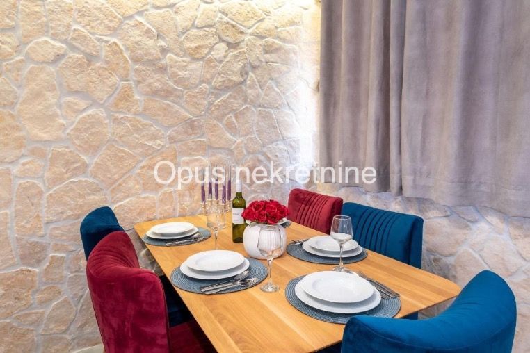 Haus zum Kauf 799.000 € 10 Zimmer 538 m²<br/>Wohnfläche Gradac