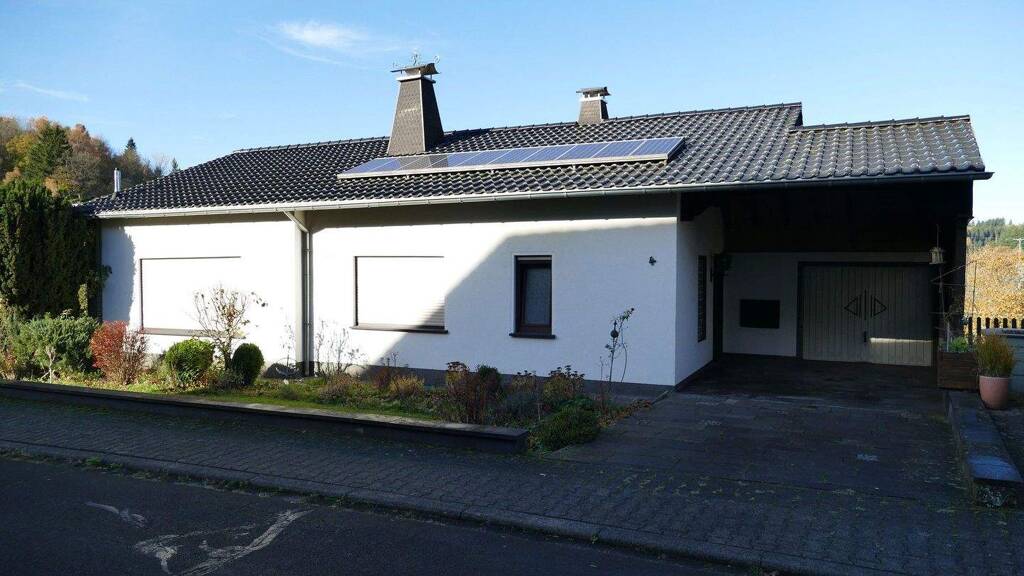 Mehrfamilienhaus zum Kauf provisionsfrei 219.000 € 5 Zimmer 139 m² 744 m² Grundstück Enzenberg 4 Jünkerath 54584