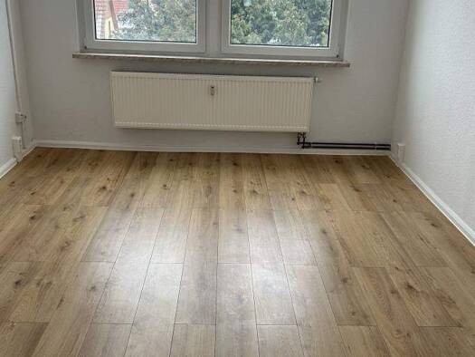 Studio zur Miete 225 € 1 Zimmer 31,6 m² 2. Geschoss Schladebacher Straße 56 Bad Dürrenberg 06231