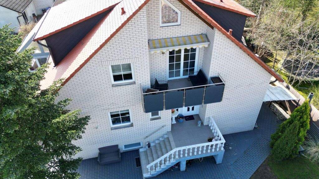 Einfamilienhaus zum Kauf provisionsfrei 719.000 € 7 Zimmer 287 m² 560 m² Grundstück Kitzingen 97318