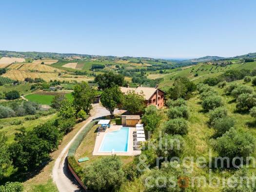 Haus zum Kauf 980.000 € 512 m² 250.619 m² Grundstück Città Sant'Angelo 65013