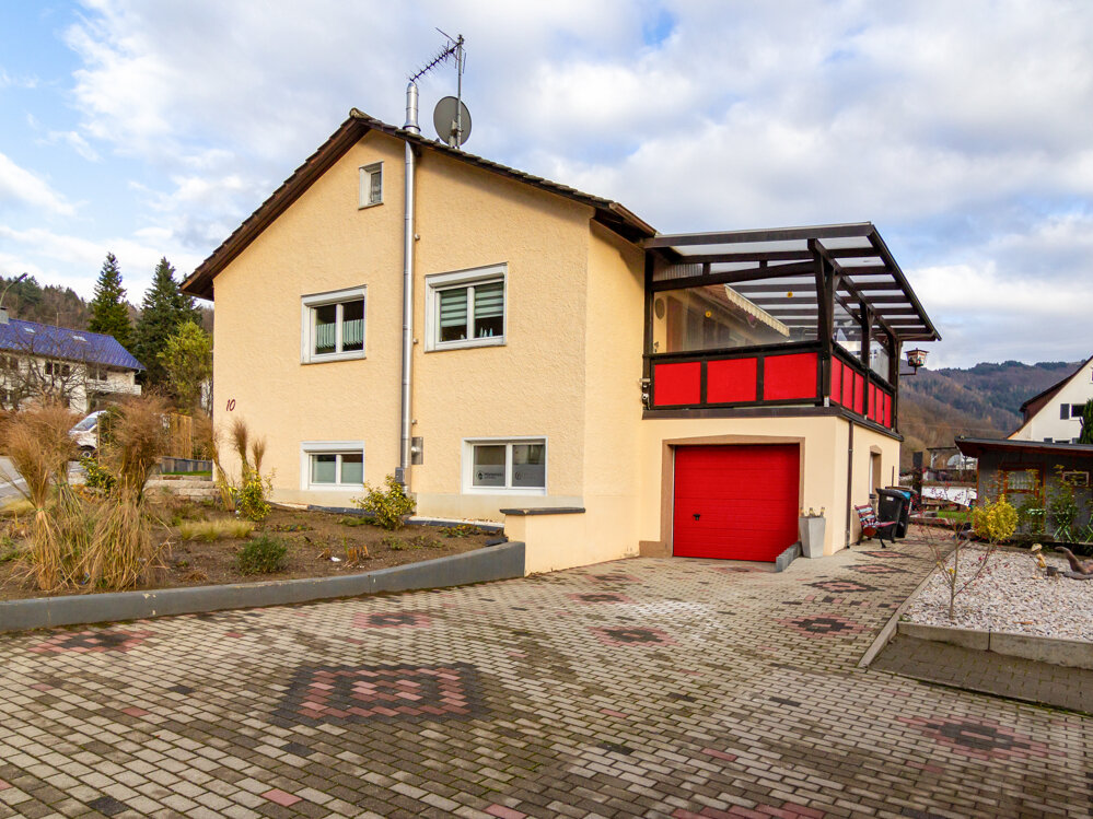 Einfamilienhaus zum Kauf 525.000 € 5 Zimmer 140 m²<br/>Wohnfläche 892 m²<br/>Grundstück Zell Zell im Wiesental 79669