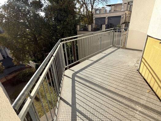 Wohnung zur Miete 688 € 3 Zimmer 98 m² Geschoss 2/4 frei ab sofort Laasener Straße 27 Innenstadt Gera 07546
