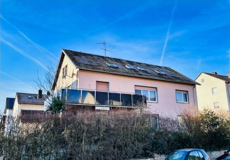 Wohnung zum Kauf 149.000 € 3 Zimmer 81 m² Dachgeschoss frei ab sofort Zeil Zeil 97475