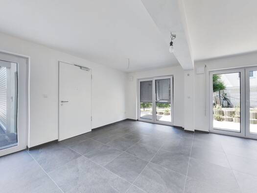 Wohnung zur Miete 890 € 2 Zimmer 79,2 m² frei ab sofort Deggendorf Deggendorf 94469