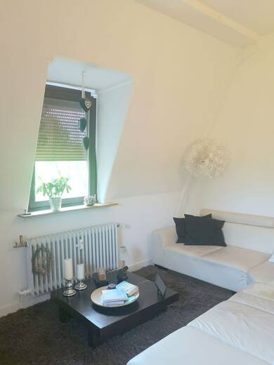 Wohnung zur Miete 800 € 3 Zimmer 90 m² Dachgeschoss, 2. Geschoss Biebricher Allee Biebricher Allee Wiesbaden 65185