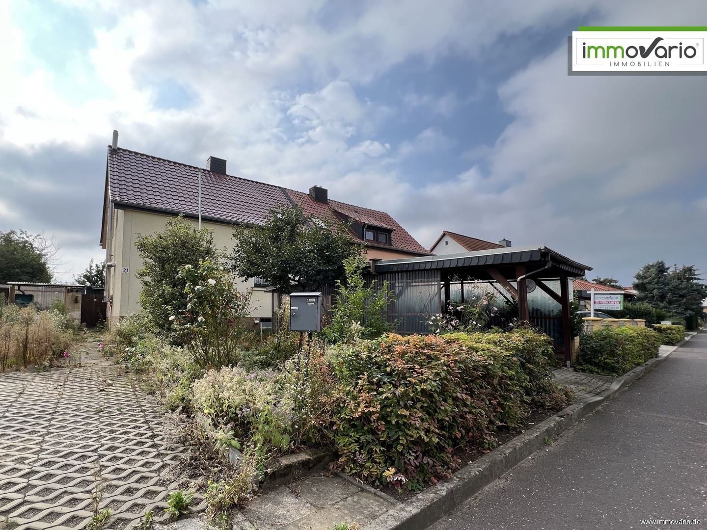 Doppelhaushälfte zum Kauf 199.000 € 4 Zimmer 84 m²<br/>Wohnfläche 589 m²<br/>Grundstück Remkersleber Weg 21 Hohendodeleber Weg Magdeburg / Diesdorf 39110