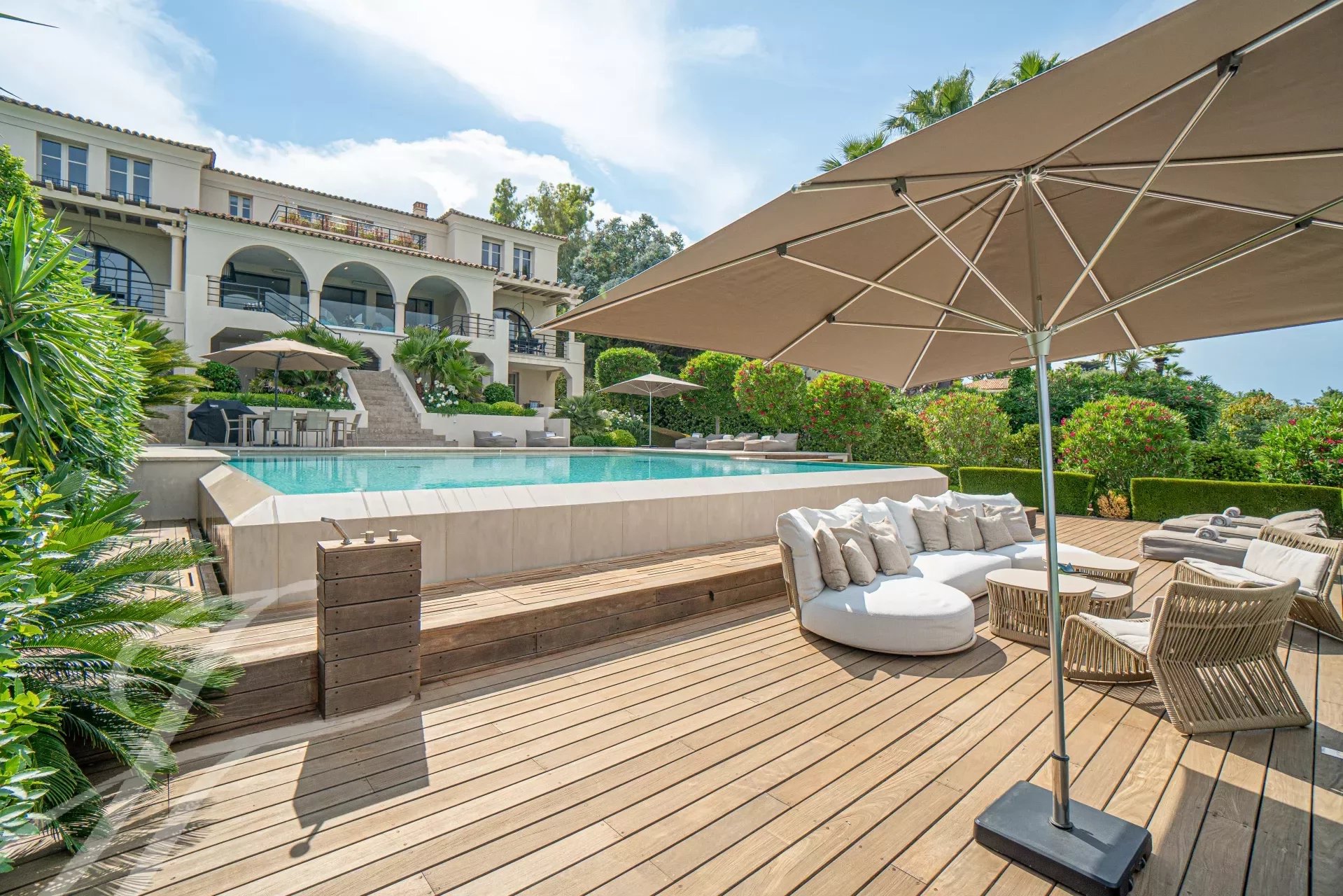 Haus zur Miete Wohnen auf Zeit provisionsfrei 35.000 € 6 Zimmer 720 m²<br/>Wohnfläche Zone Ouest Urbaine Saint-Tropez 83990