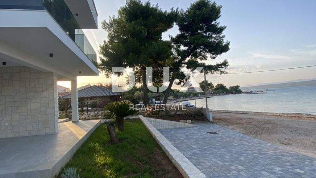 Einfamilienhaus zum Kauf 1.300.000 € 12 Zimmer Pasman 23262