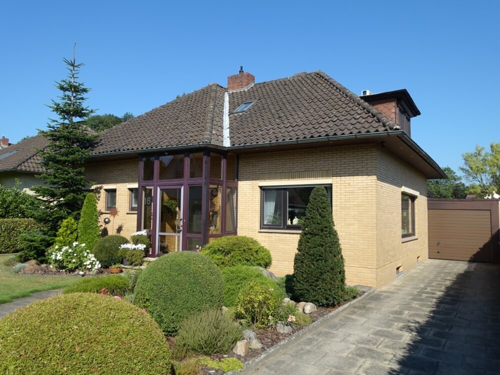 Einfamilienhaus zum Kauf 329.000 € 4 Zimmer 175 m²<br/>Wohnfläche 692 m²<br/>Grundstück Diepholz Diepholz 49356