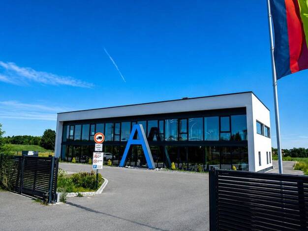 Produktionshalle zum Kauf provisionsfrei 2.570,5 m² Lagerfläche Stuttgarter Straße 39 Buchschwabach Roßtal 90574