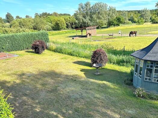 Einfamilienhaus zum Kauf 775.000 € 4 Zimmer 149 m² 5.760 m² Grundstück frei ab sofort Groß Quassow 25 Userin Userin 17237