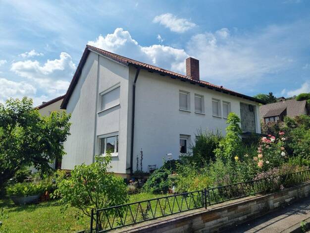 Mehrfamilienhaus zum Kauf 295.000 € 8 Zimmer 180 m² 638 m² Grundstück frei ab sofort Ebelsbach Ebelsbach 97500