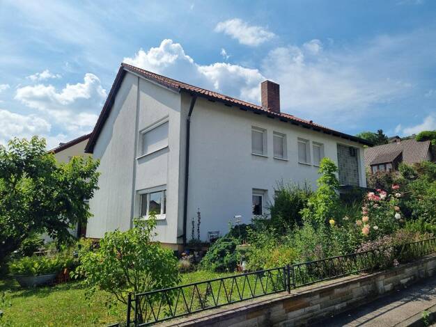 Mehrfamilienhaus zum Kauf 295.000 € 8 Zimmer 180 m² 638 m² Grundstück frei ab sofort Ebelsbach Ebelsbach 97500