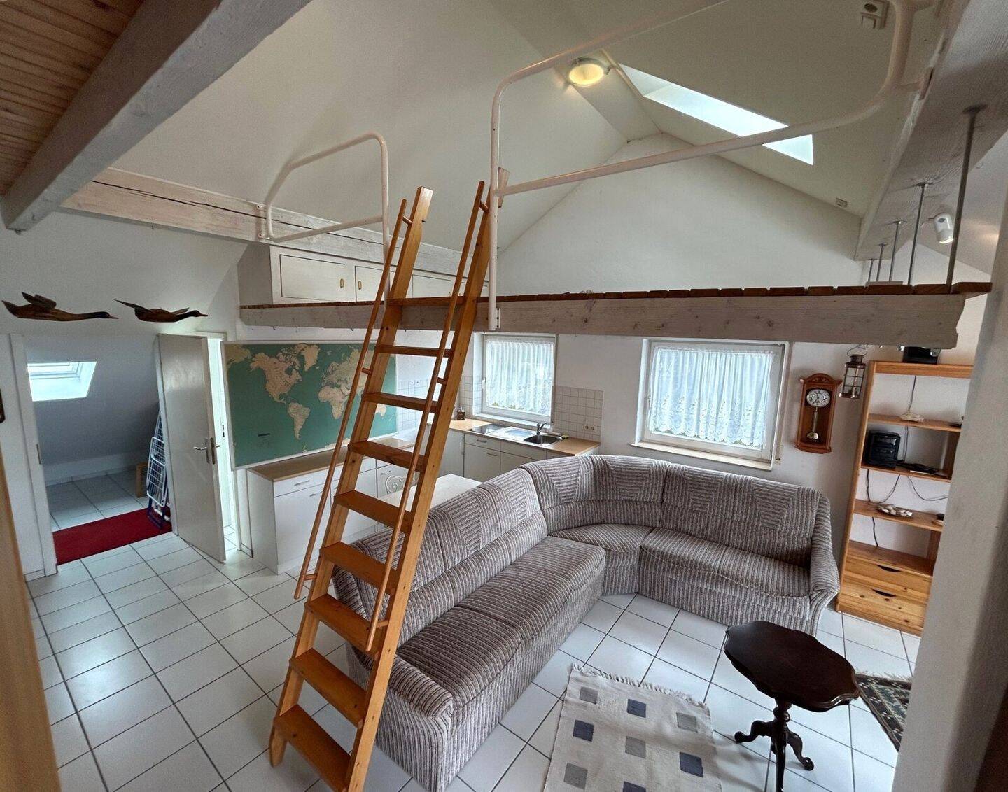 Immobilie in Büsingen am Hochrhein - **Schickes DG- Apartment mit RHEINBLICK, Loggia, PKW Stellplatz...** - Bild 4