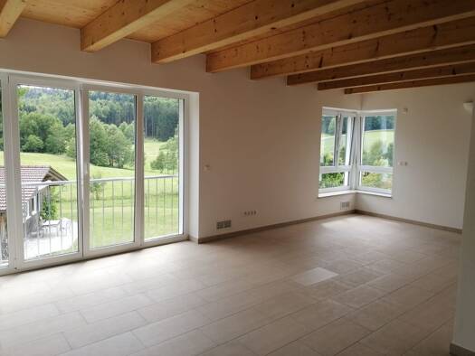 Wohnung zur Miete 620 € 2,5 Zimmer 71 m² Geschoss 1/1 frei ab sofort Grattersdorf Grattersdorf 94541