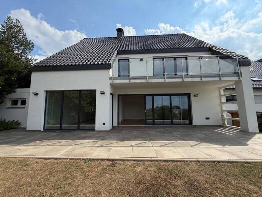 Einfamilienhaus zur Miete 3.000 € 6,5 Zimmer 195 m² 811 m² Grundstück frei ab sofort Zelterstraße Westerberg Osnabrück 49076