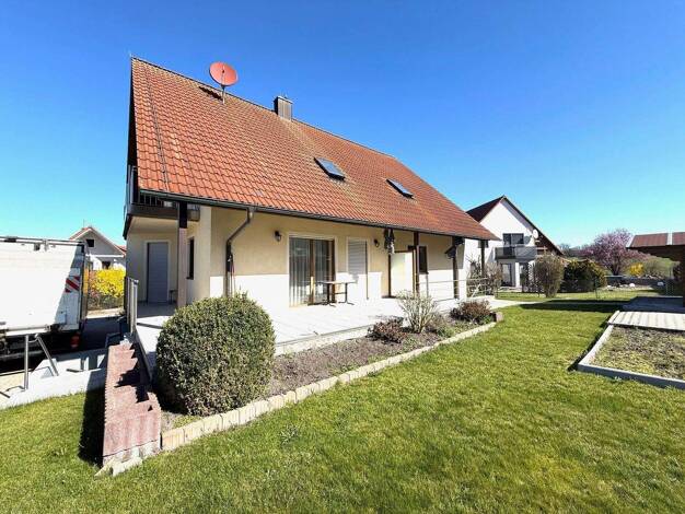 Mehrfamilienhaus zum Kauf 449.000 € 7 Zimmer 300 m² 767 m² Grundstück frei ab sofort Wörnitz Wörnitz 91637