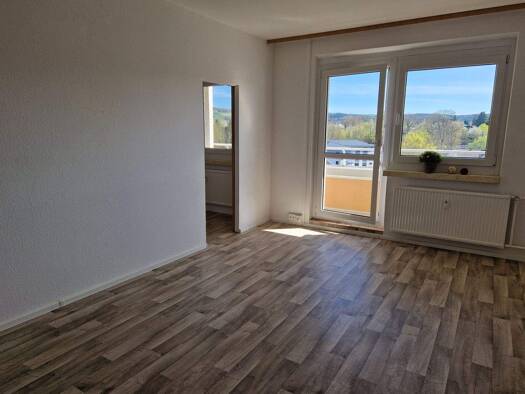 Wohnung zur Miete 235 € 1 Zimmer 39 m² 6. Geschoss frei ab sofort Fritz-Heckert-Straße 30 Flöha 09557
