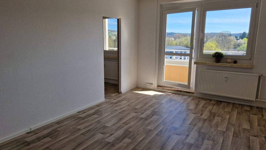 Wohnung zur Miete 235 € 1 Zimmer 39 m² 6. Geschoss frei ab sofort Fritz-Heckert-Straße 30 Flöha 09557