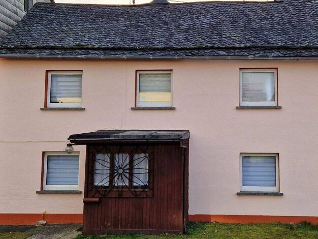 Doppelhaushälfte zum Kauf 79.000 € 4 Zimmer 100 m² 482 m² Grundstück frei ab sofort Gondershausen 56283