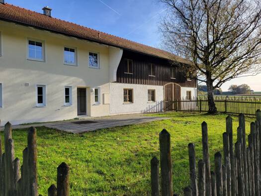 Wohnung zur Miete 1.300 € 5 Zimmer 137 m² Geschoss EG/2 frei ab sofort Aigner Taufkirchen 84574