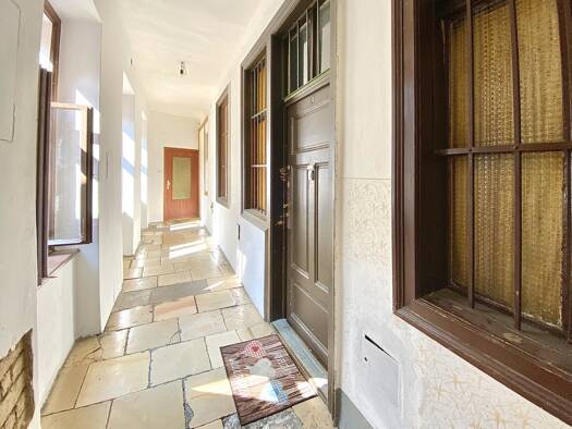 Haus zum Kauf 2.980.000 € 1.162 m² 536 m² Grundstück Wien 1150