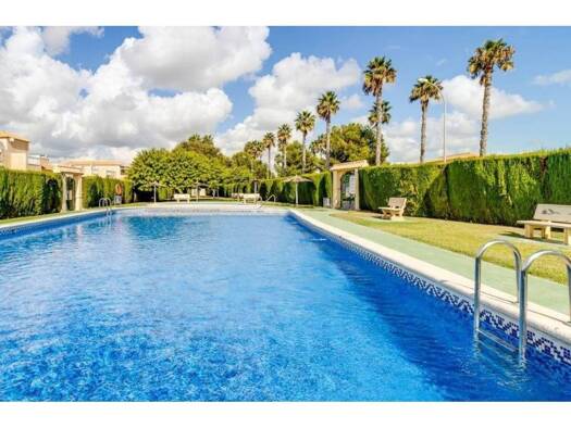 Chalet zur Miete 1.250 € 3 Zimmer 100 m² Torrevieja 03184