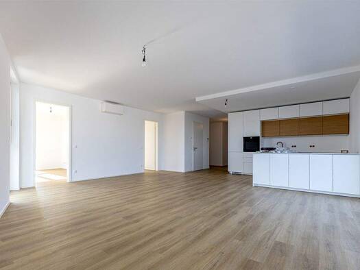 Wohnung zur Miete 2.225 € 6 Zimmer 166 m² 5. Geschoss frei ab 01.03.2026 Straße des Friedens 2 Debschwitz Gera / Debschwitz 07548