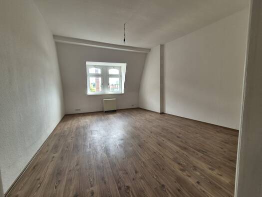 Wohnung zur Miete 250 € 1 Zimmer 54 m² 3. Geschoss frei ab sofort Vater-Jahn-Straße 5 Zeitz 06712
