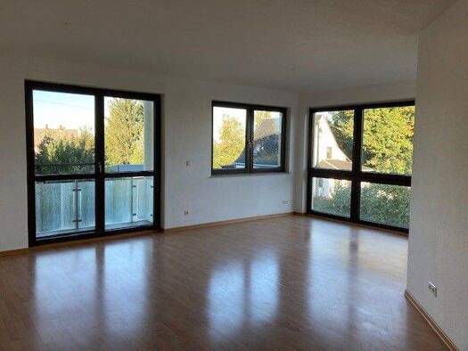 Wohnung zum Kauf 128.000 € 3 Zimmer 84,7 m² Neue Straße 2 Limbach-Oberfrohna 09212