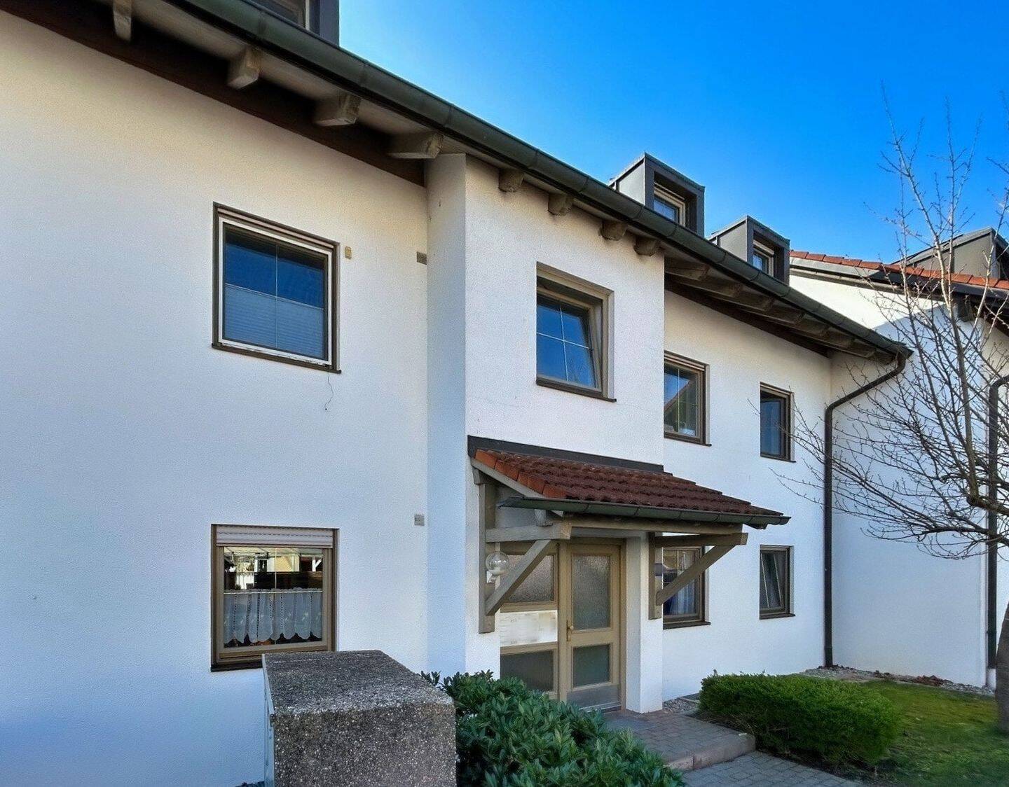 Immobilie in Unterneukirchen - Traumhafte Erdgeschosswohnung mit Garten in ruhiger Lage - Bild 0