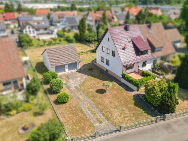 Doppelhaushälfte zum Kauf 499.000 € 5 Zimmer 106 m² 1.095 m² Grundstück Forchheim Forchheim 91301