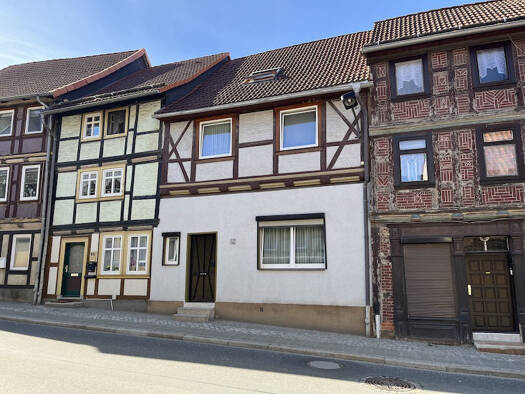 Einfamilienhaus zum Kauf 129.000 € 4 Zimmer 140 m² 656 m² Grundstück frei ab sofort Halberstädter Straße 42 Derenburg Blankenburg 38895