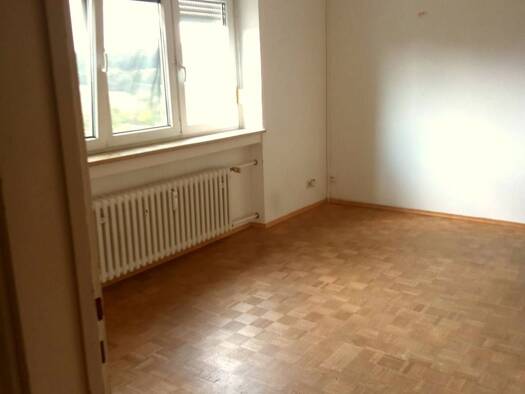 Studio zur Miete 340 € 1 Zimmer 29,2 m² 4. Geschoss frei ab sofort Thüringer Straße 2a Coburg 96450