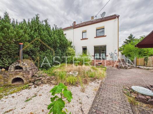 Doppelhaushälfte zum Kauf 199.000 € 7 Zimmer 102 m² 961 m² Grundstück Hülzweiler Schwalbach 66773